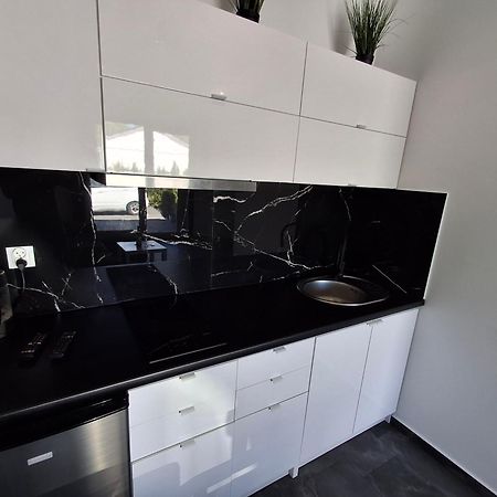 Domki Black Pearl Mielno Basen Sauna Jacuzzi Buitenkant foto