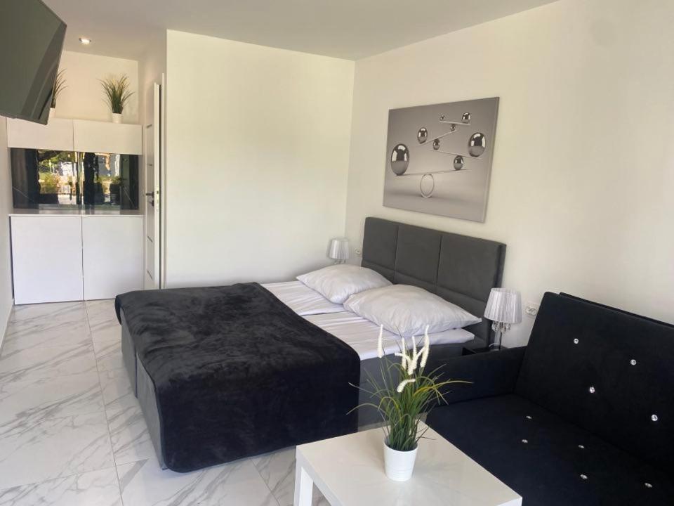 Domki Black Pearl Mielno Basen Sauna Jacuzzi Buitenkant foto