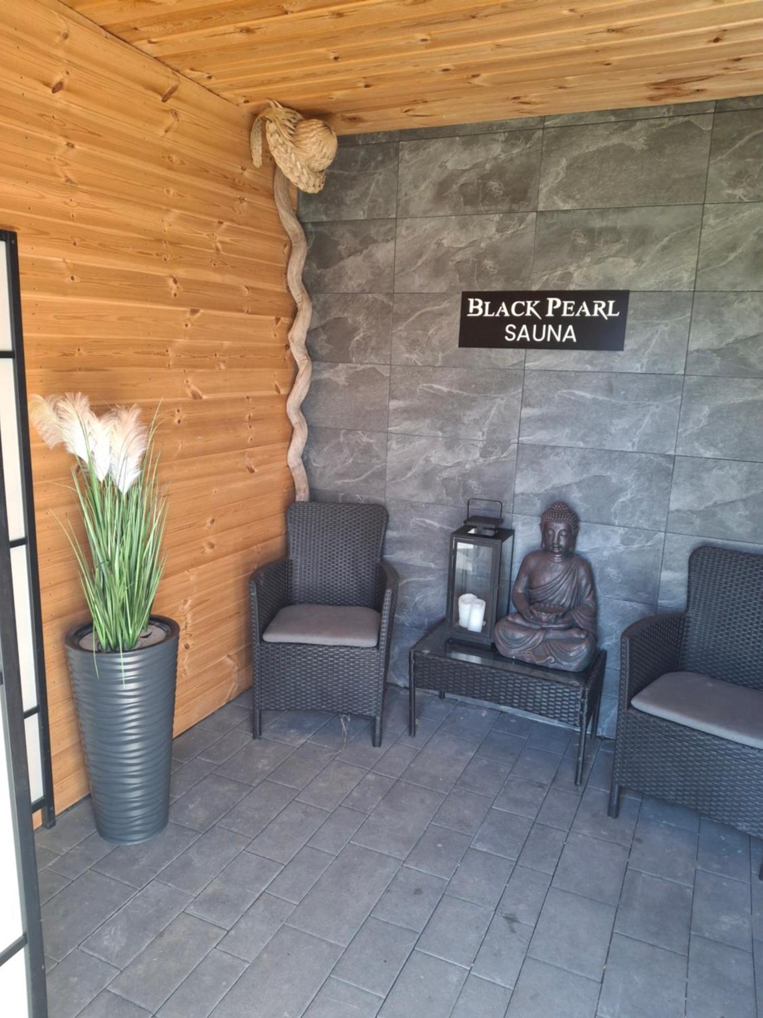 Domki Black Pearl Mielno Basen Sauna Jacuzzi Buitenkant foto